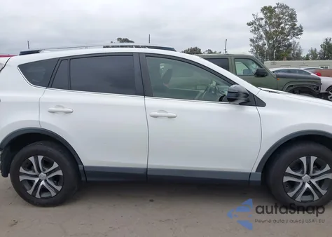 2017 Toyota Rav4 Le z USA, uszkodzony, nr VIN JTMZFREV3HJ124333
